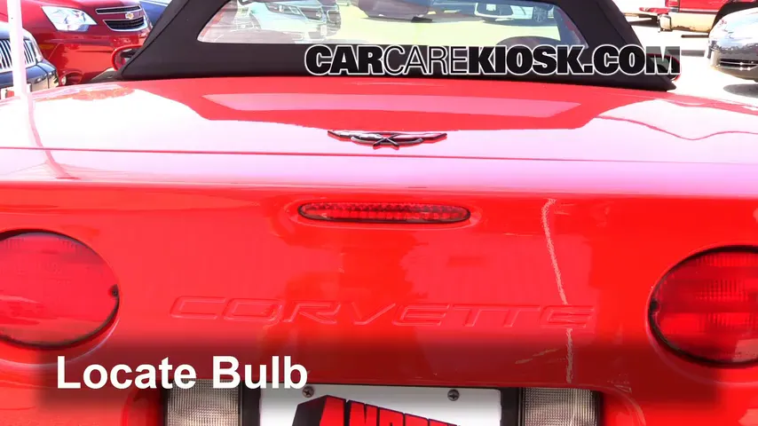 2002 Chevrolet Corvette 5.7L V8 Convertible Éclairage Feu de freinage central (remplacer l'ampoule)